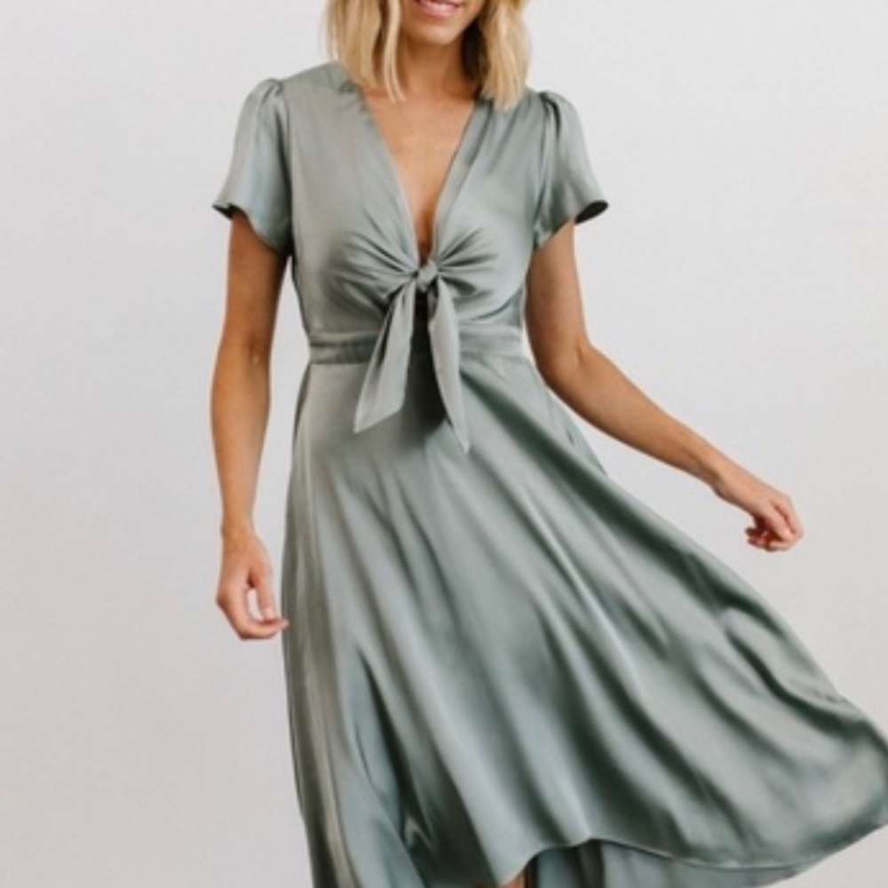 Satin midi dress in green NWT